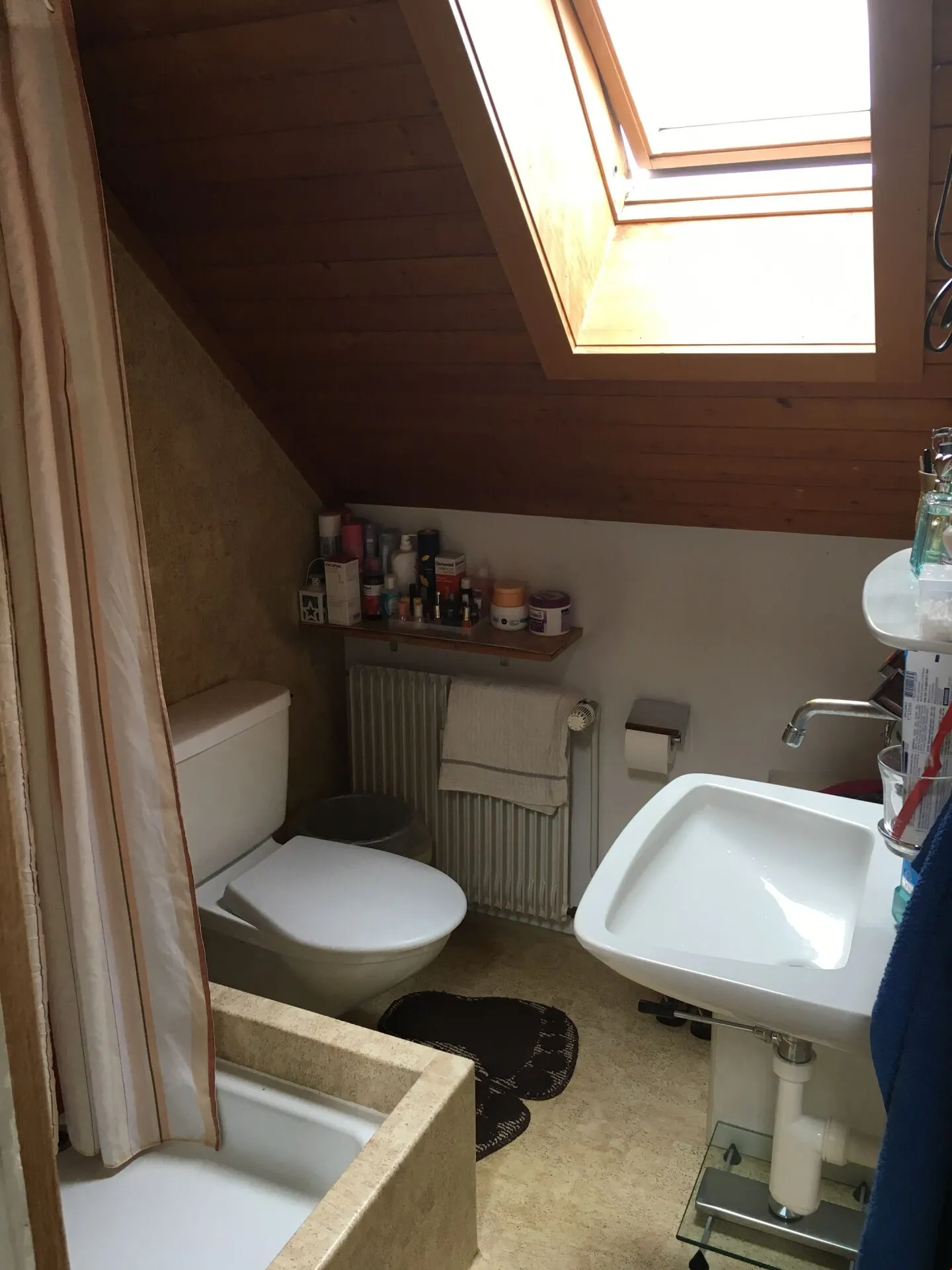 Charmante Dachwohnung - Foto 7 von 7