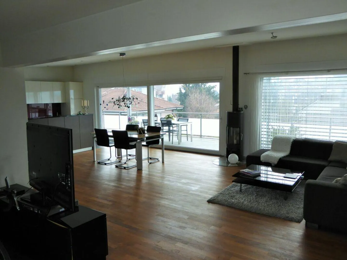 Large 3.5-room penthouse apartment in the center of Schötz - Photo 1 of 9
