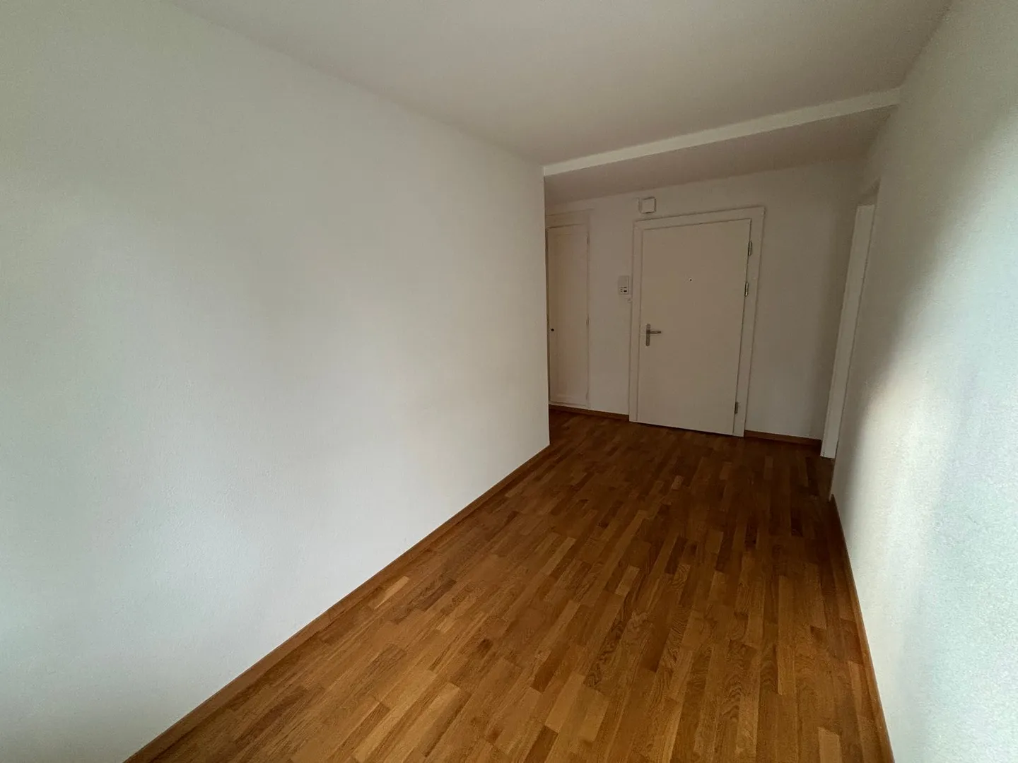Appartamento affascinante di 3.5 stanze con balcone a Ostermundigen - Disponibile da settembre. - Foto 3 di 18