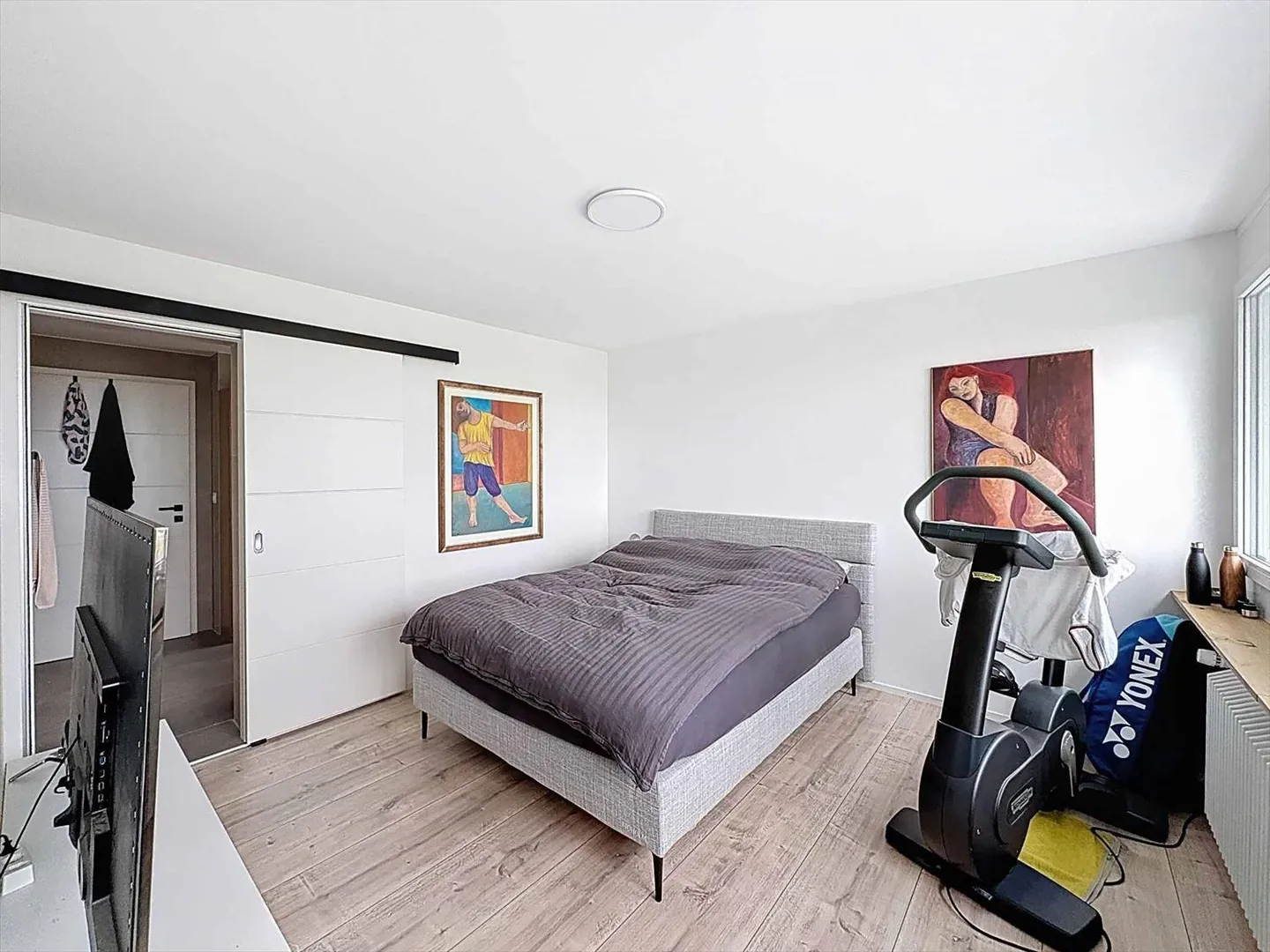 Einfamilienhaus mit 6.5 Zimmern und anliegendem Baugrund - Foto 6 di 10