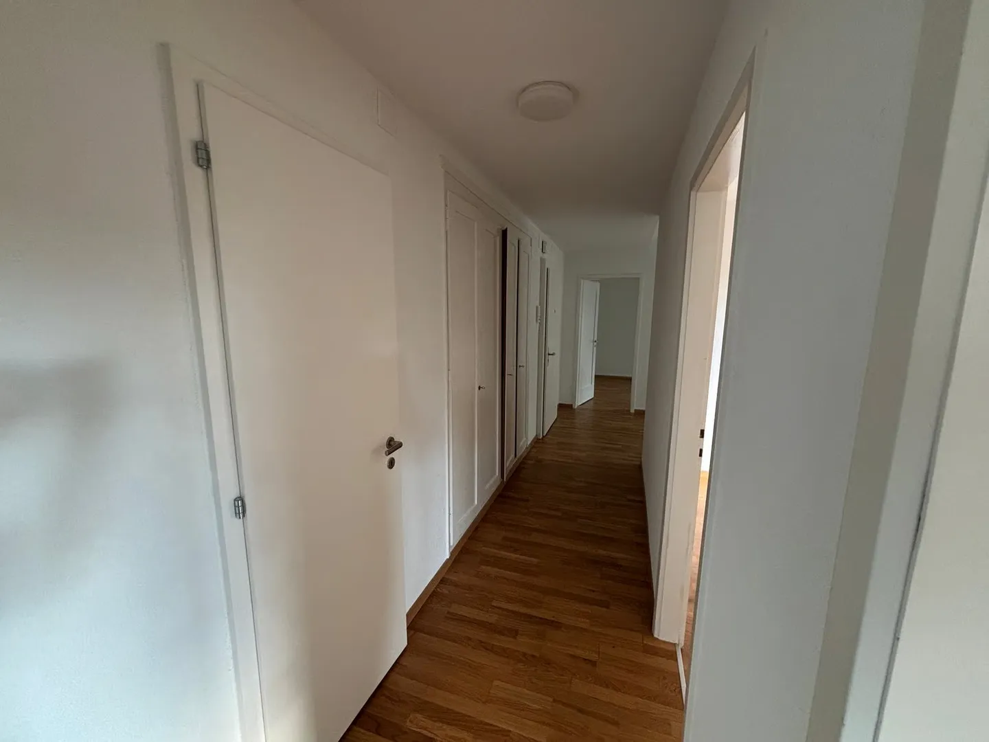Appartamento affascinante di 3.5 stanze con balcone a Ostermundigen - Disponibile da settembre. - Foto 4 di 18