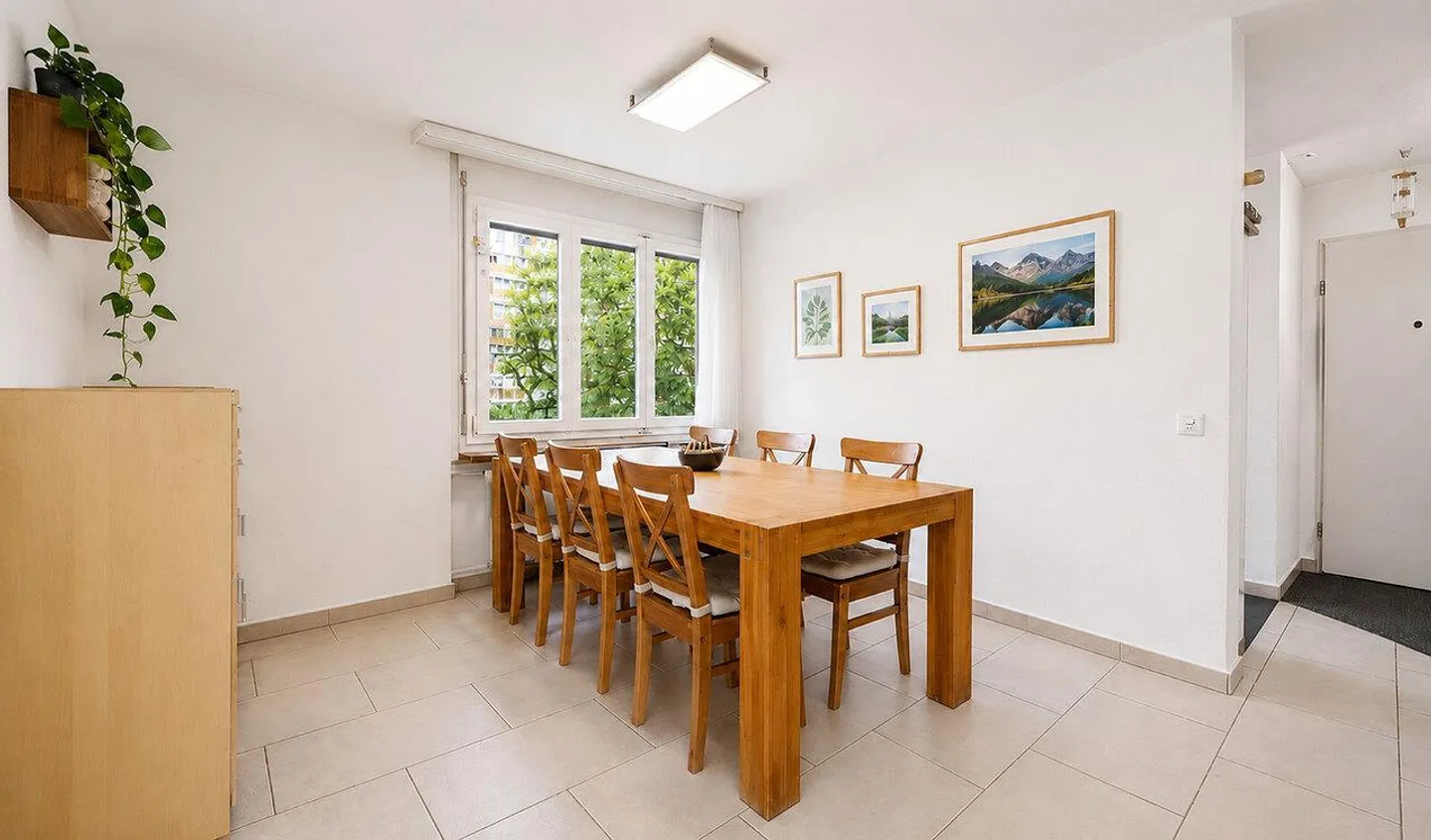 Zentrale 4.5-Zimmer-Wohnung mit Balkon - Foto 2 von 5