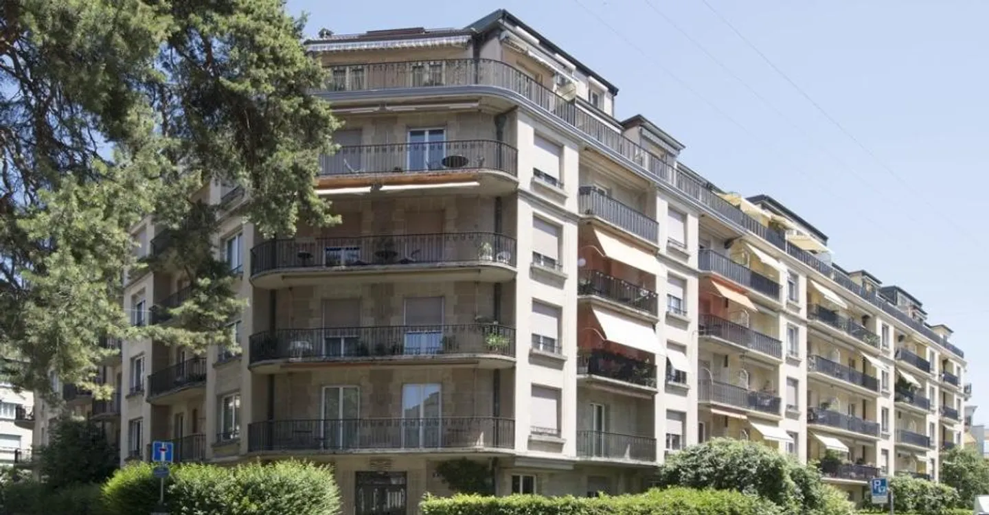 Beautiful 4-room apartment ideally located, close to the train station - Photo 9 of 9