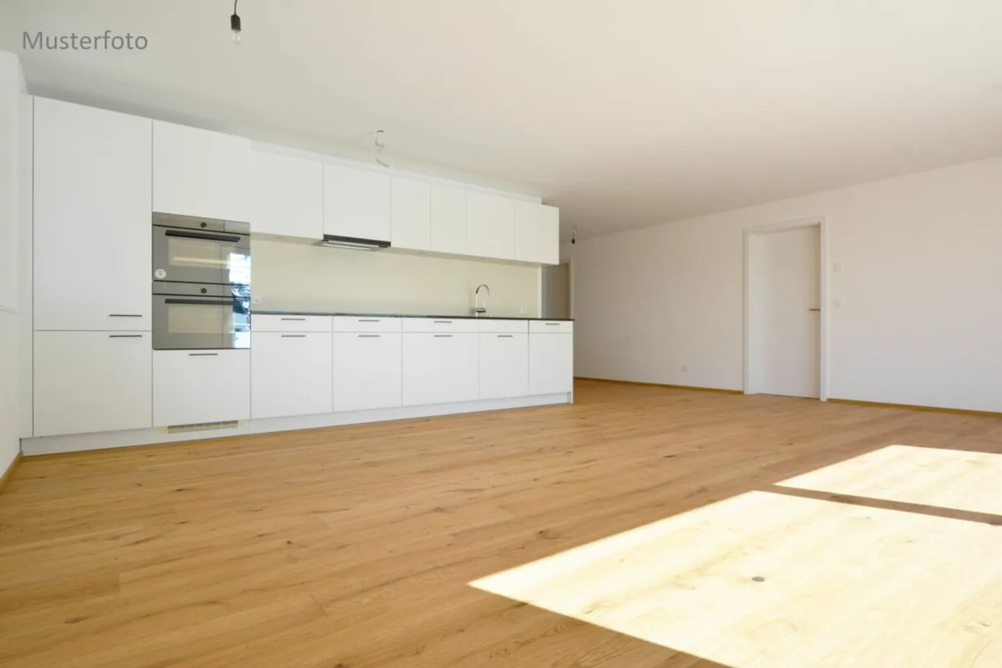 Appartamento mansardato ristrutturato di 4½ locali con balcone sud - Foto 3 di 5