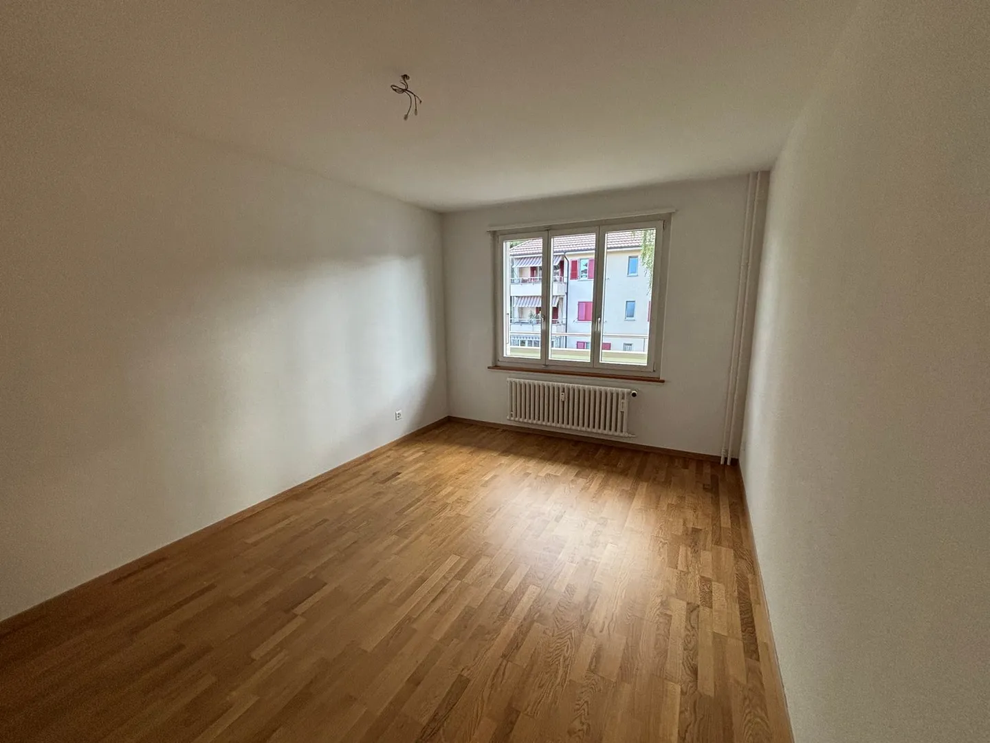 Appartamento affascinante di 3.5 stanze con balcone a Ostermundigen - Disponibile da settembre. - Foto 9 di 18