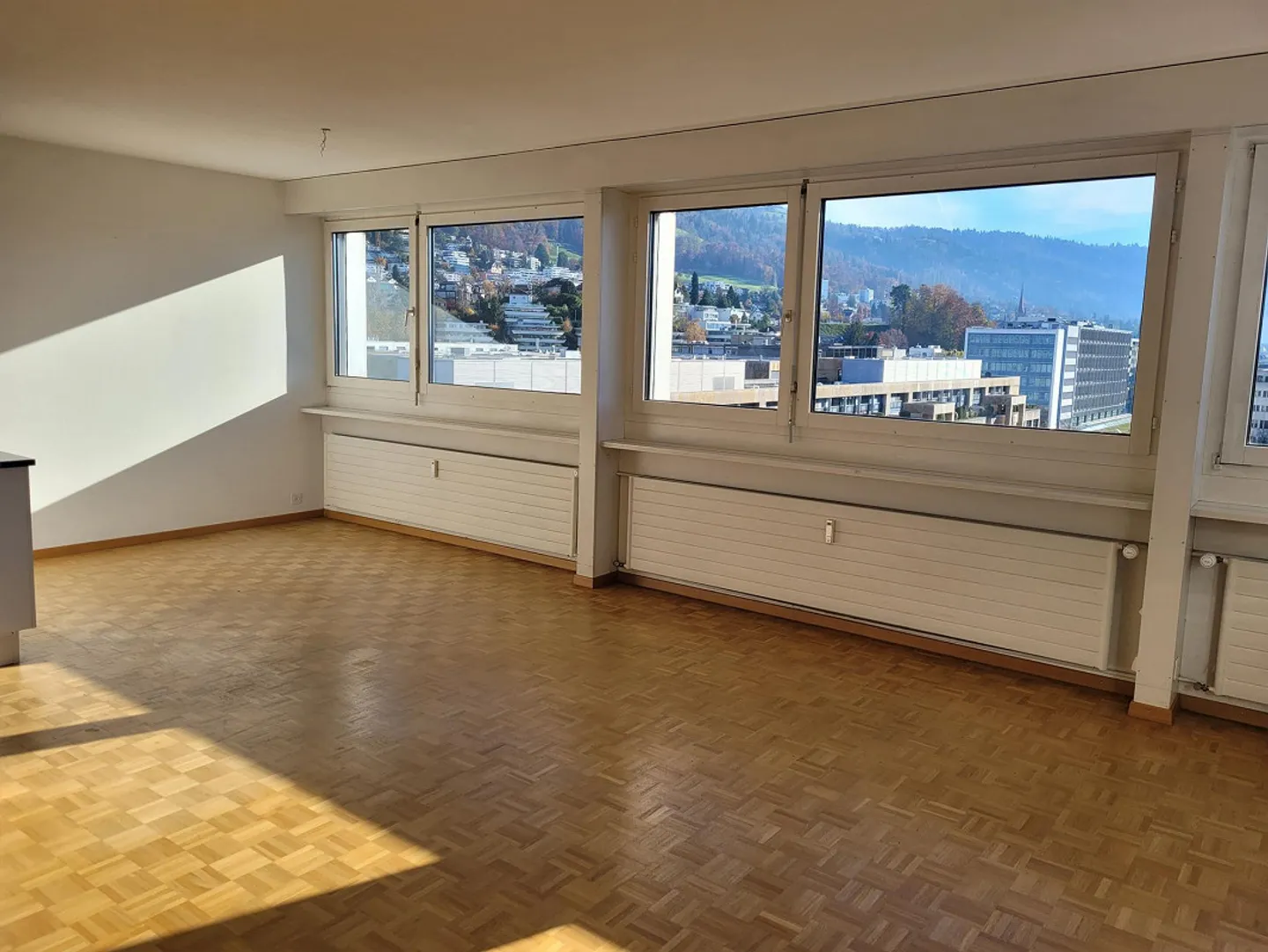 Hoch hinaus in Zug - stilvolle 5.5-Zimmerwohnung im 7. OG - Foto 1 von 1