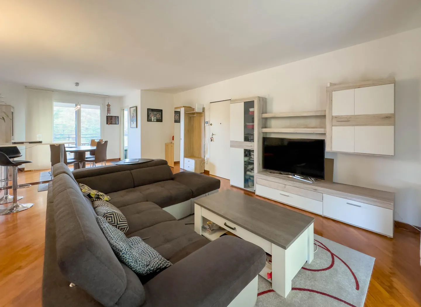 «4.5 locali a Paradiso in una zona residenziale tranquilla» - Foto 1 di 7