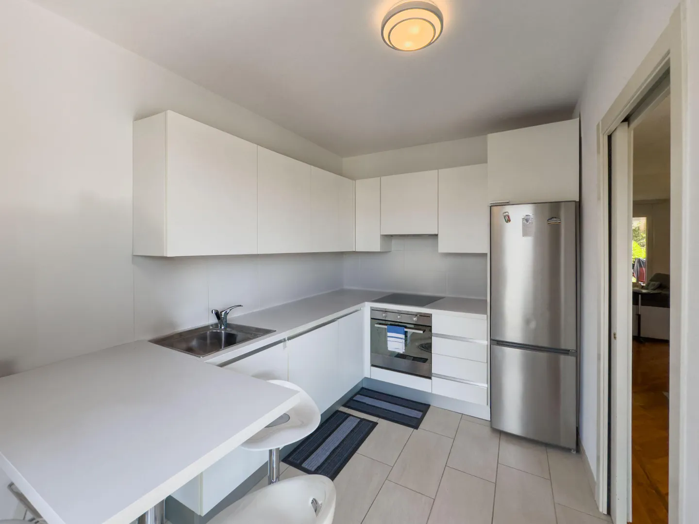 «4.5 locali a Paradiso in una zona residenziale tranquilla» - Foto 3 di 7