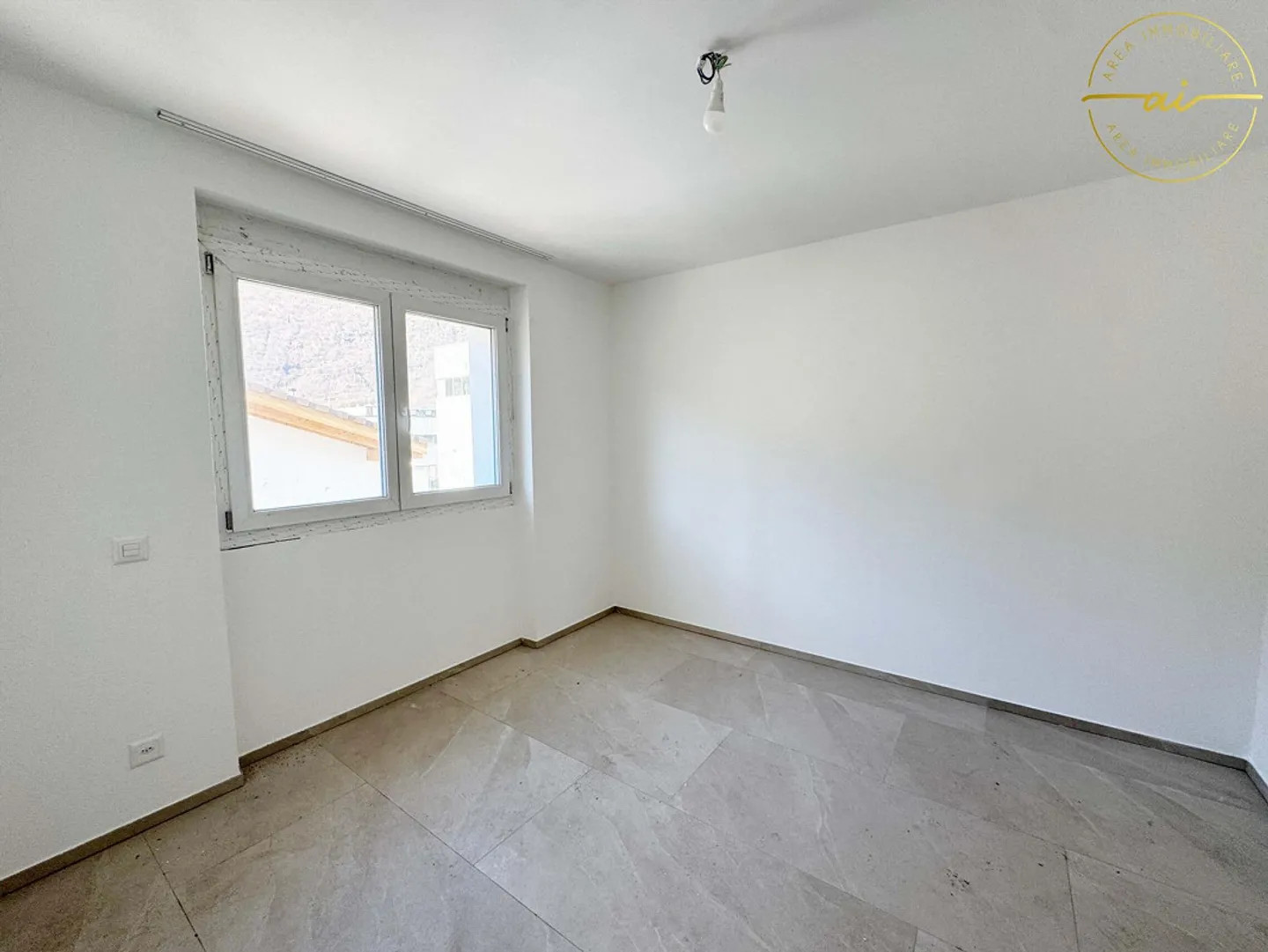 Moderne 4.5 Zimmer Wohnung mit Terrasse - Foto 8 von 8