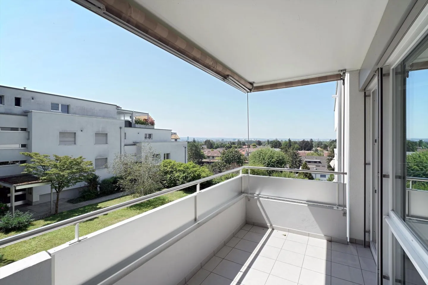 6-Room Maisonette Penthouse Apartment - Photo 12 of 13