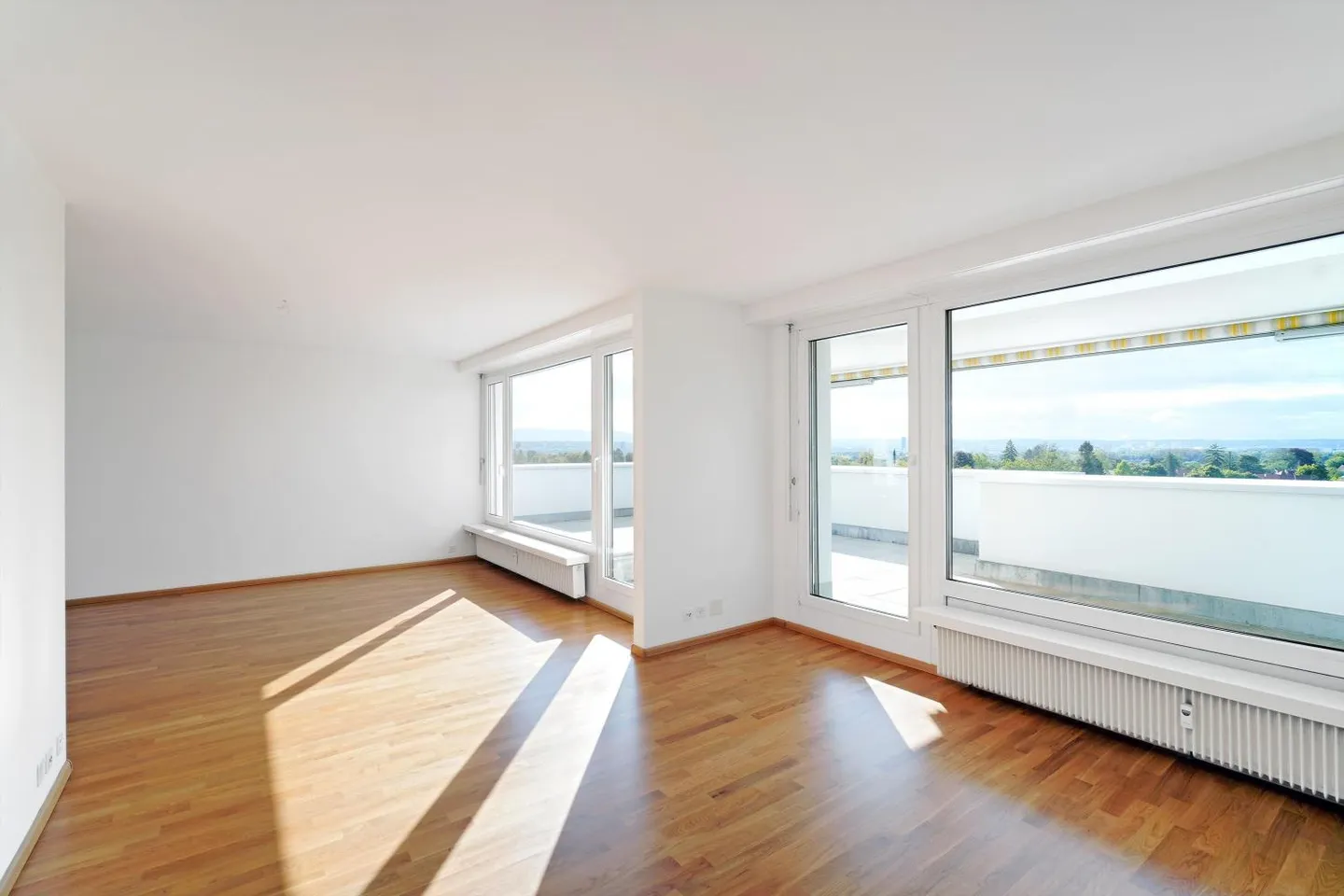 6-Room Maisonette Penthouse Apartment - Photo 2 of 13