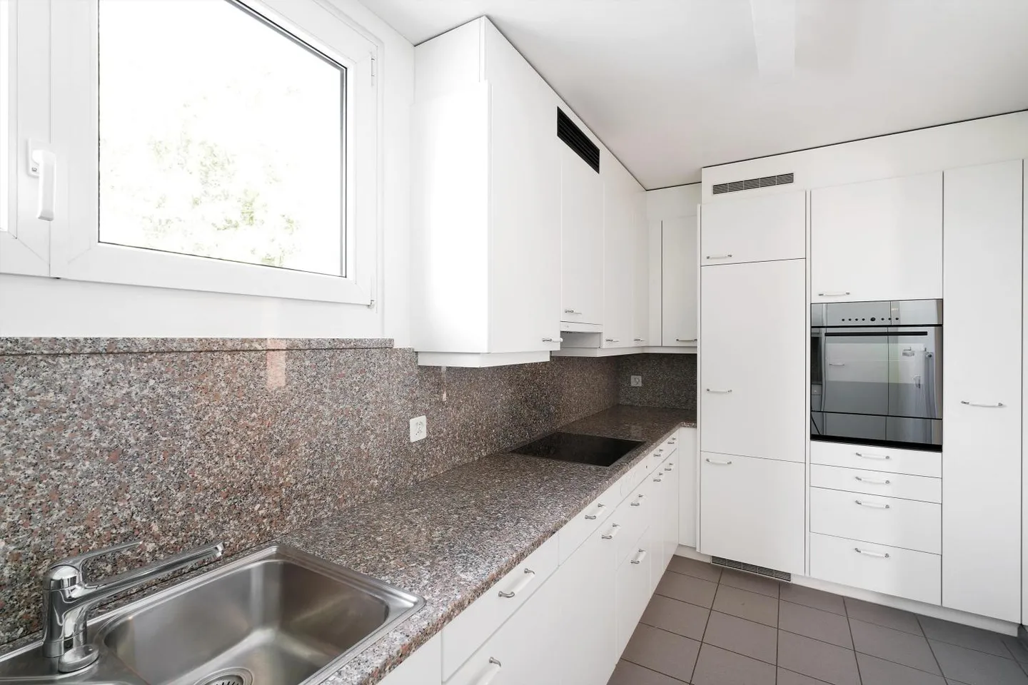 6-Room Maisonette Penthouse Apartment - Photo 4 of 13