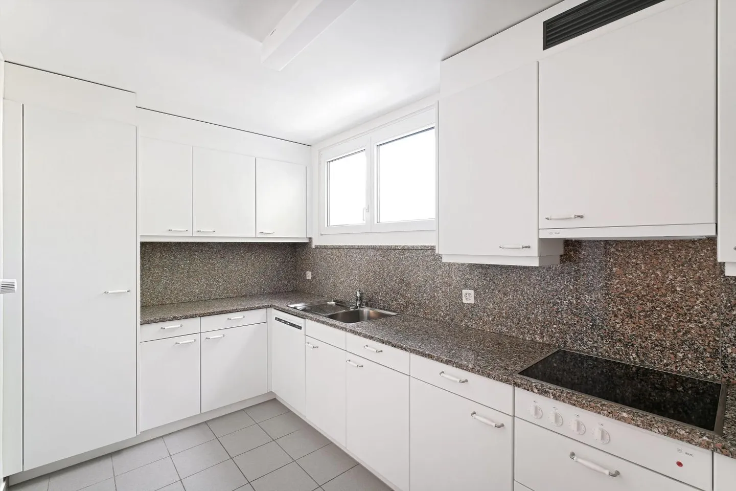 6-Room Maisonette Penthouse Apartment - Photo 5 of 13