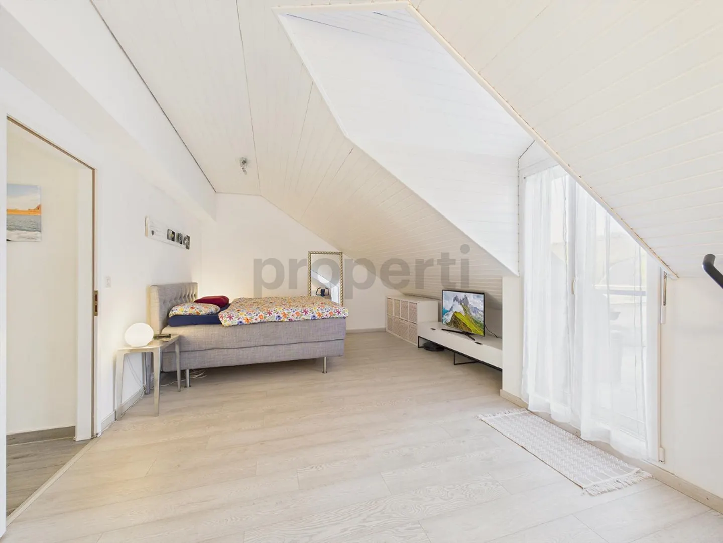 Appartement Duplex Élégant avec Balcons - Photo 8 sur 13