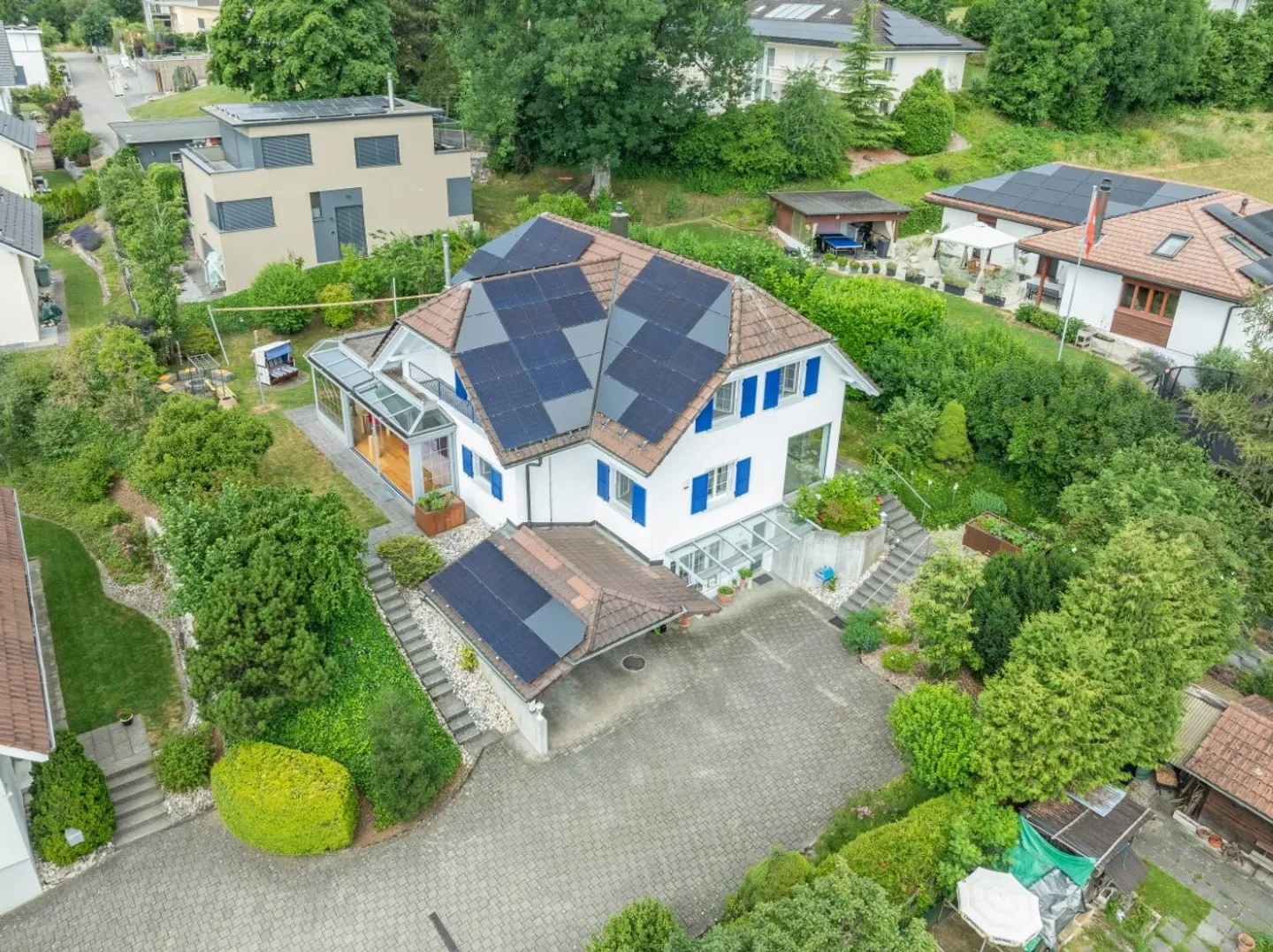 Wohnfläche mit 300m² und praktisch keine Energiekosten! - Foto 1 von 12