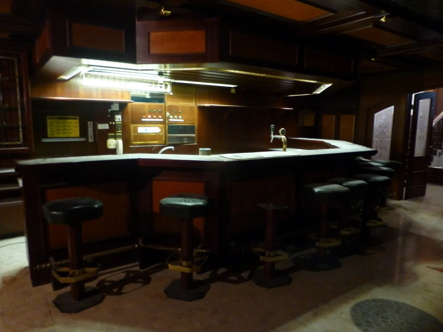 Cozy Café/Bar in the Heart of Degersheim for Rent - Photo 2 of 6