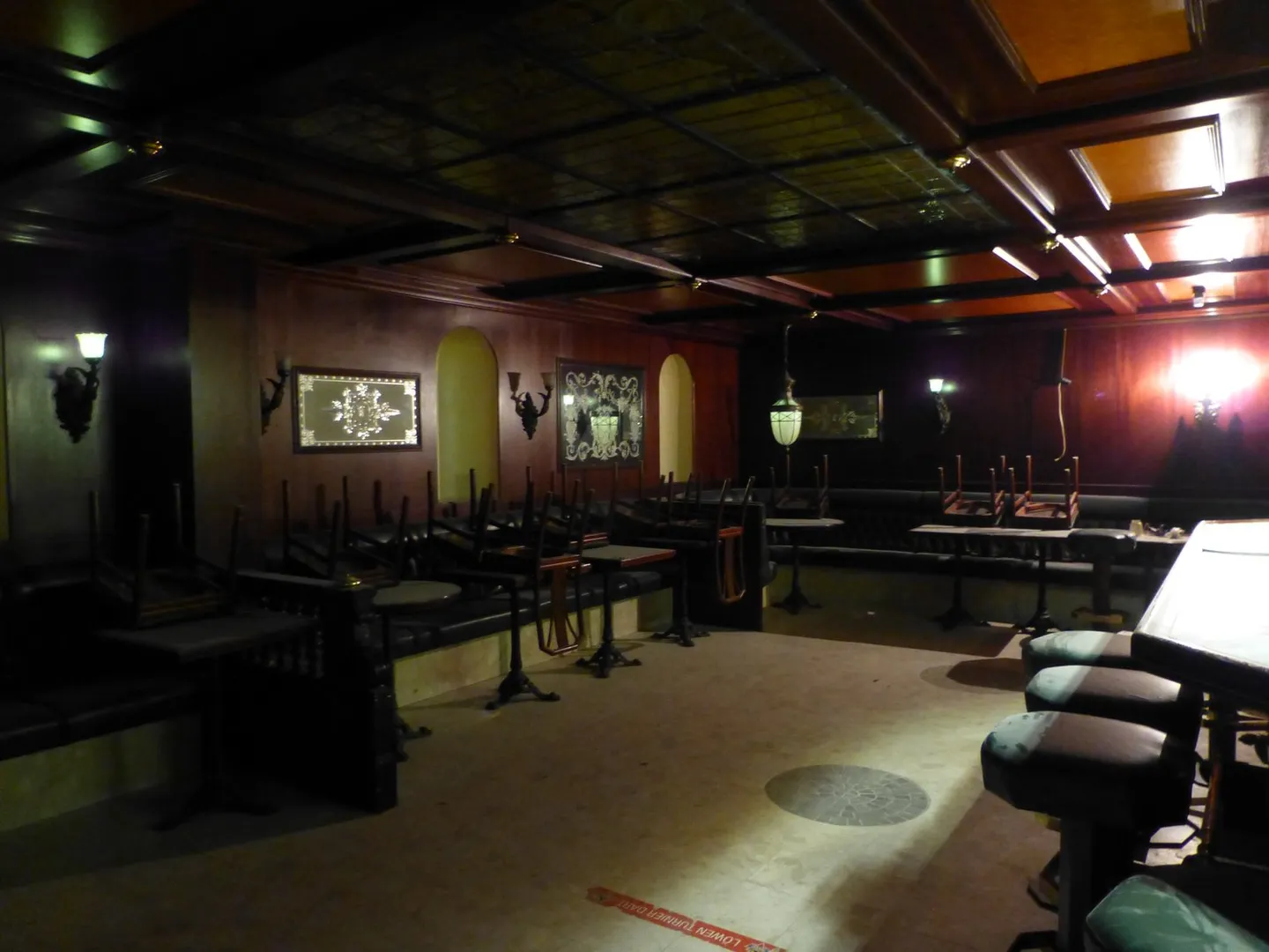 Cozy Café/Bar in the Heart of Degersheim for Rent - Photo 3 of 6