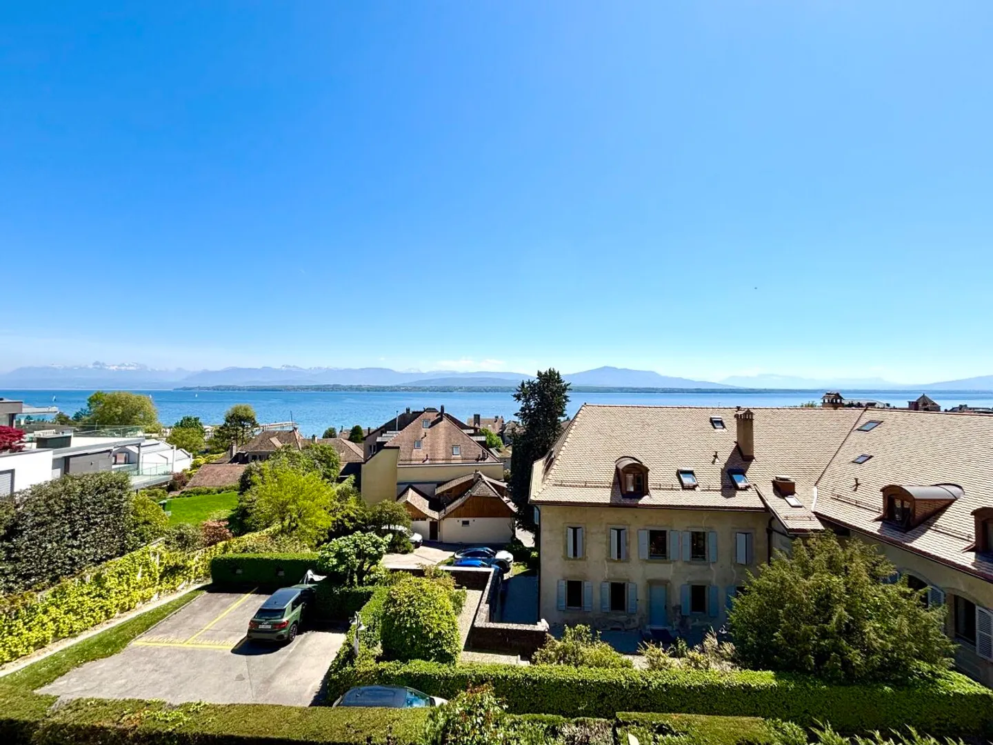 Magnificent furnished 3.5-room apartment with stunning lake view in Nyon - lo - Photo 3 of 13