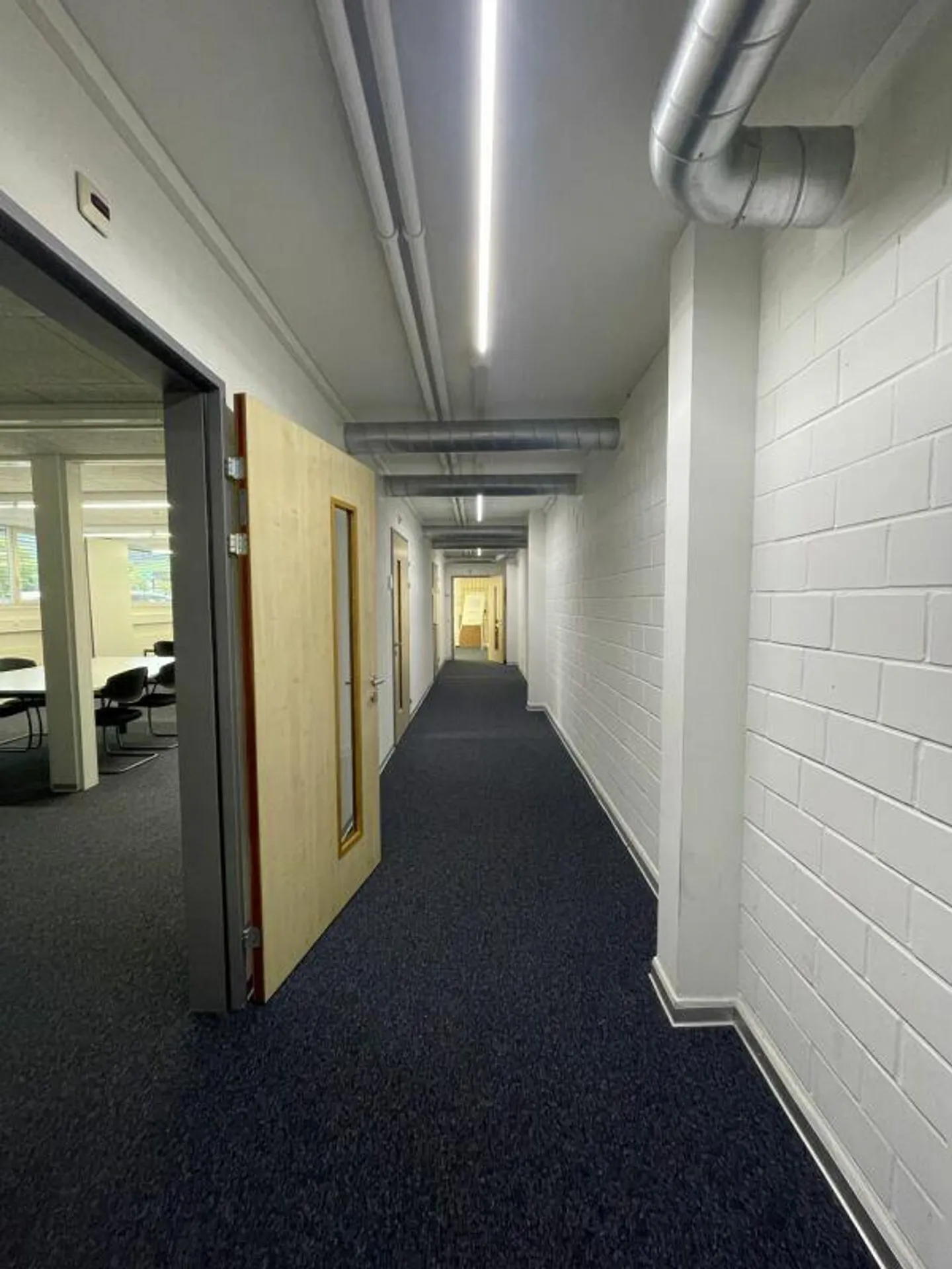 Ufficio e spazio commerciale in affitto - Foto 4 di 19