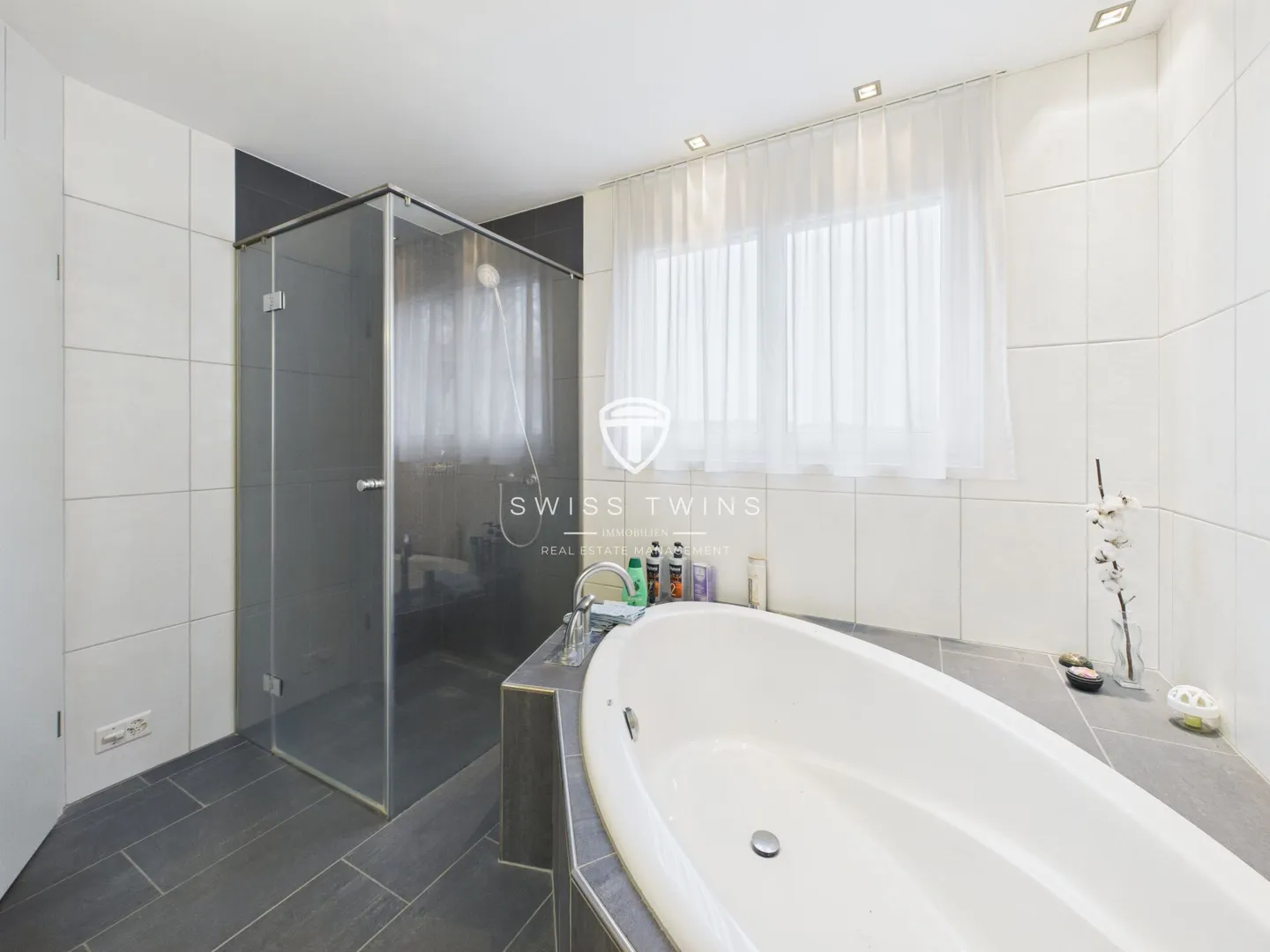 5½-Room Maisonette Apartment with Panorama and Mountain View - Photo 14 of 25