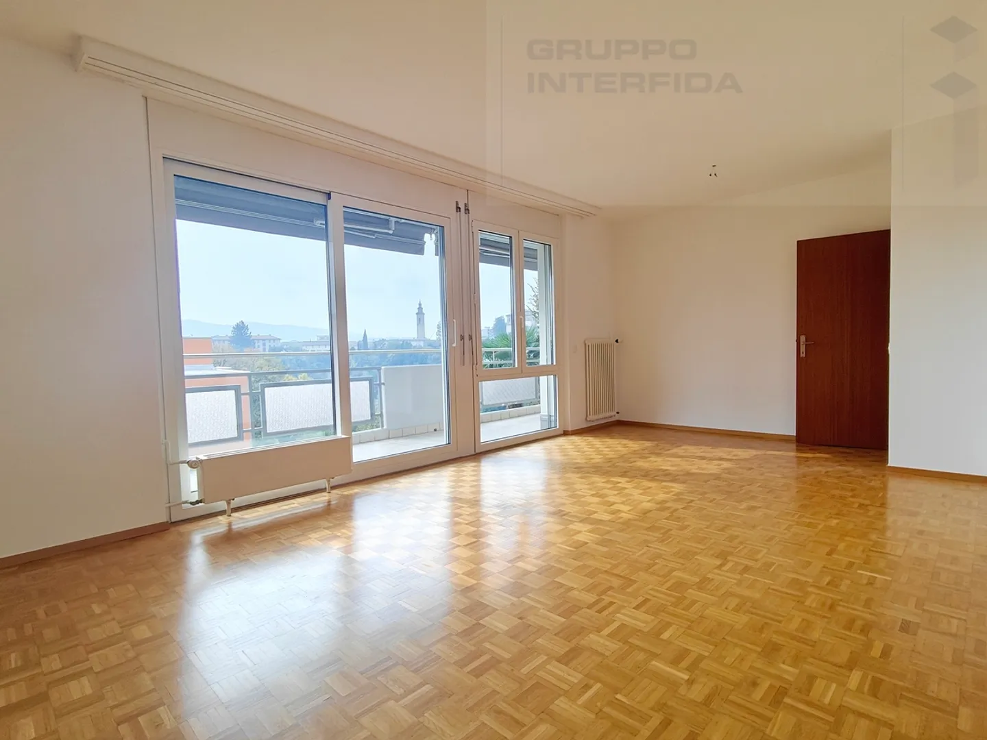 BÂTIMENT RÉSIDENTIEL STABLE AVEC 5 UNITÉS POUR REVENUS - Photo 4 sur 9