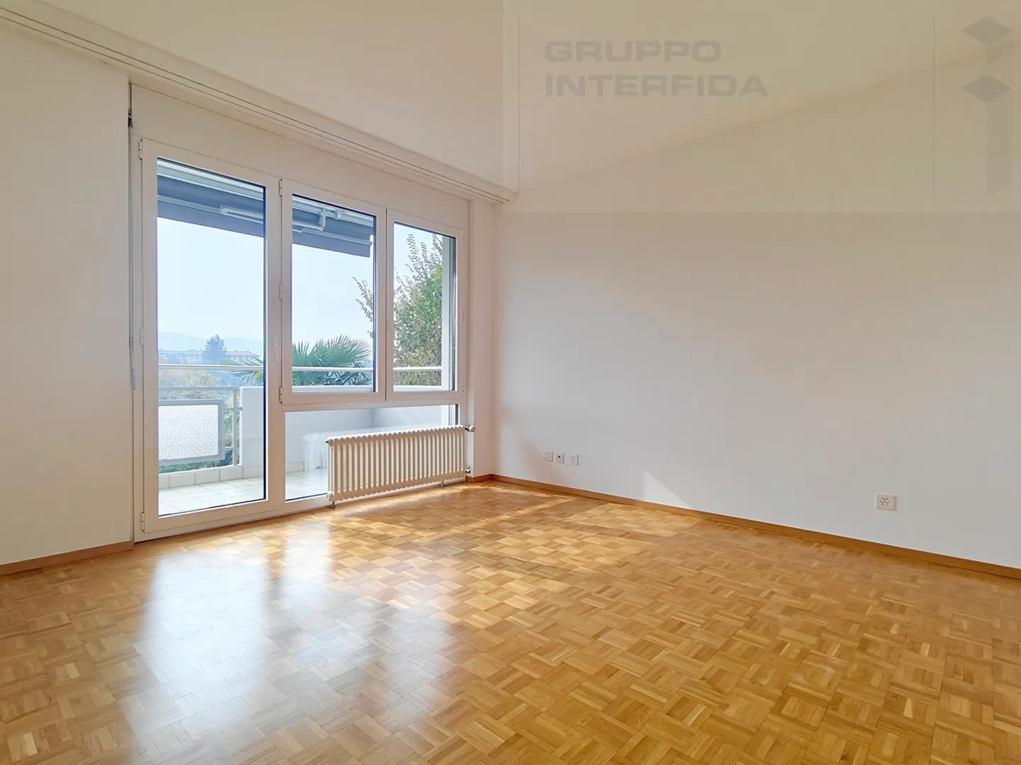 BÂTIMENT RÉSIDENTIEL STABLE AVEC 5 UNITÉS POUR REVENUS - Photo 5 sur 9
