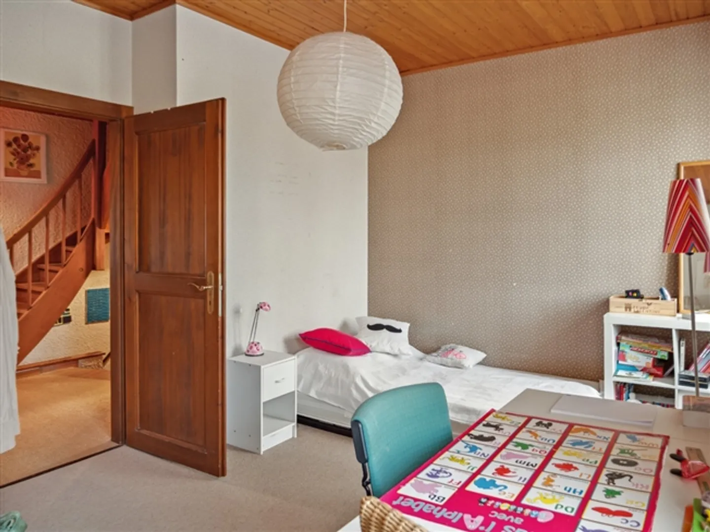 Spacious property in Champagne with house, guest house, and garden - Photo 5 of 15