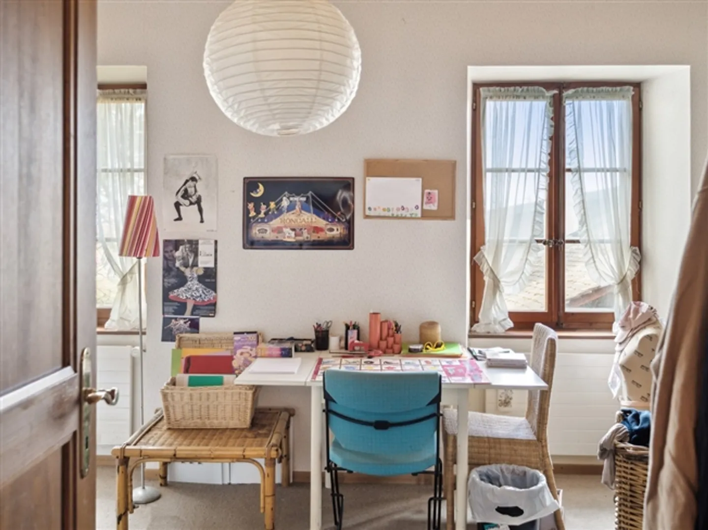 Spacious property in Champagne with house, guest house, and garden - Photo 7 of 15