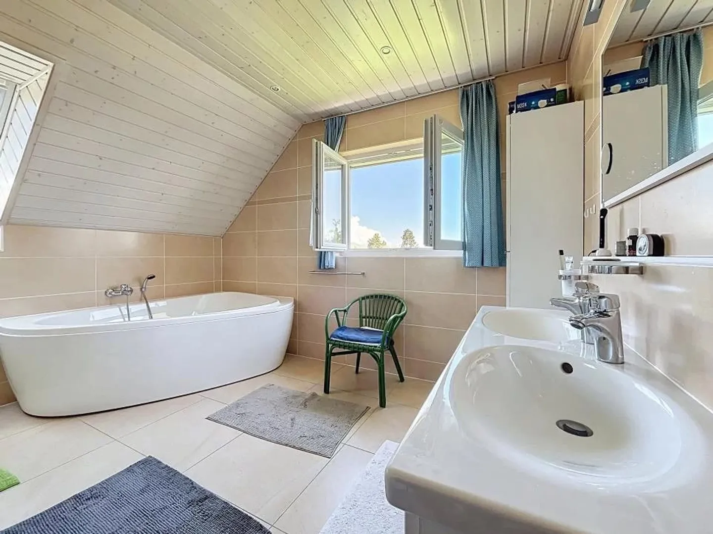 Villa avec vue sur les Alpes et ambiance lumineuse pour la famille - Photo 8 sur 12