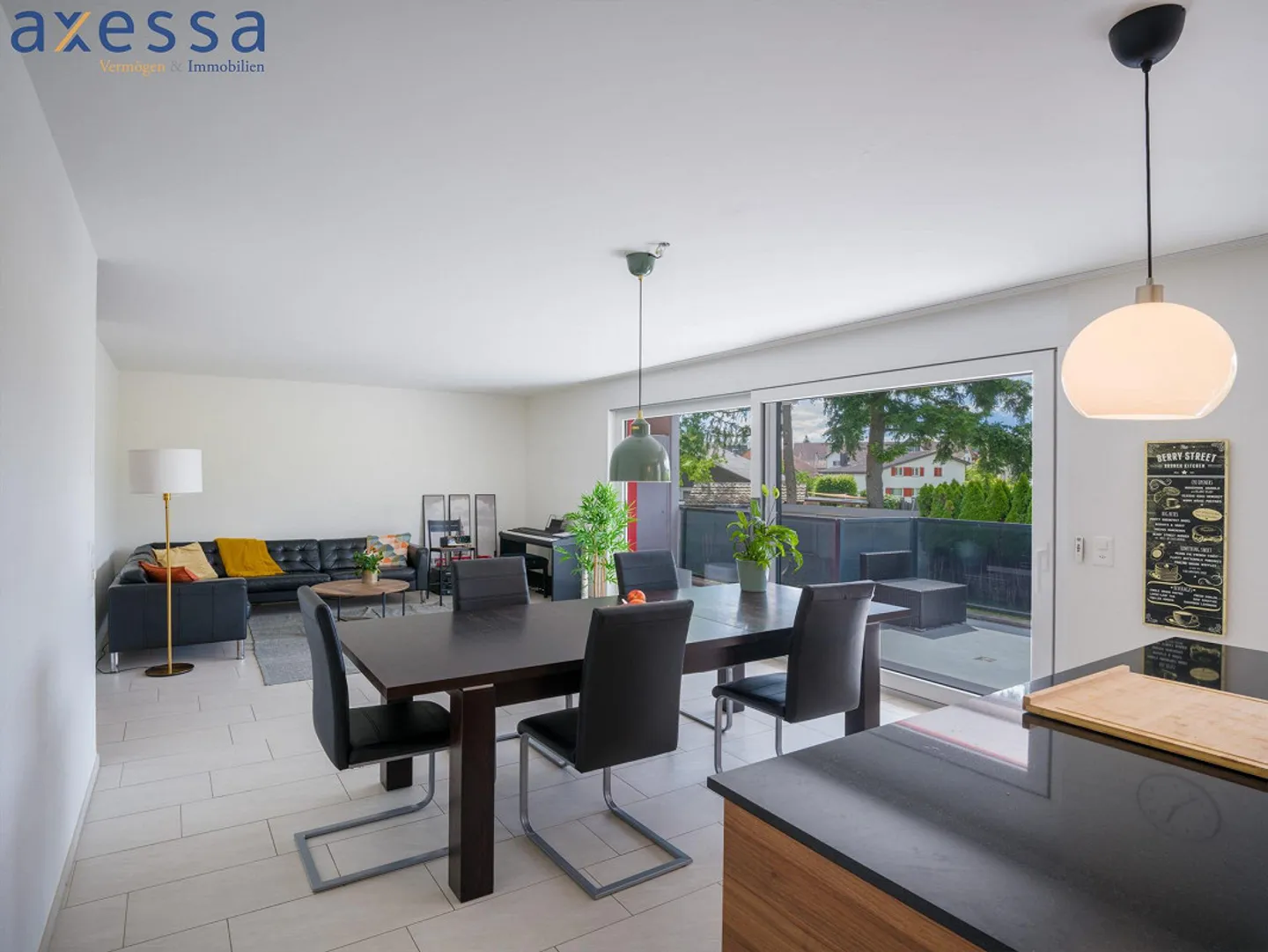 4.5 Room Apartment on the Upper Floor with South Balcony in Fischbach-Göslikon - Photo 10 of 13