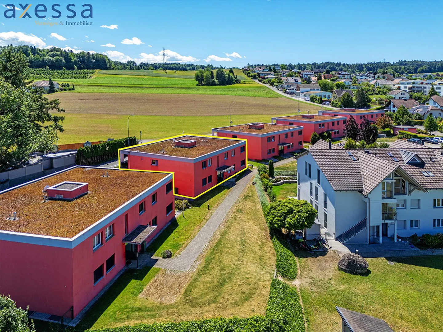 4.5 Room Apartment on the Upper Floor with South Balcony in Fischbach-Göslikon - Photo 2 of 13