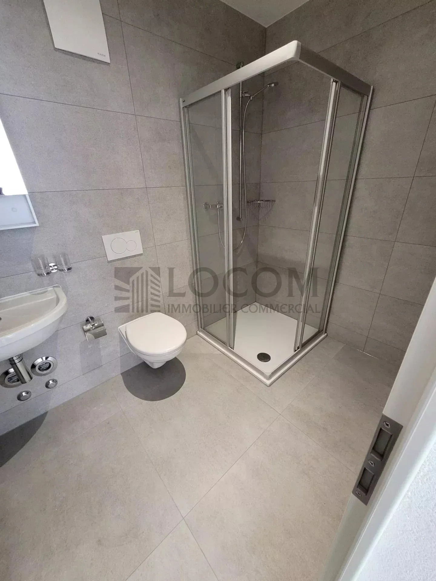 Duplex commerciale nuovo e arredato - Foto 5 di 12