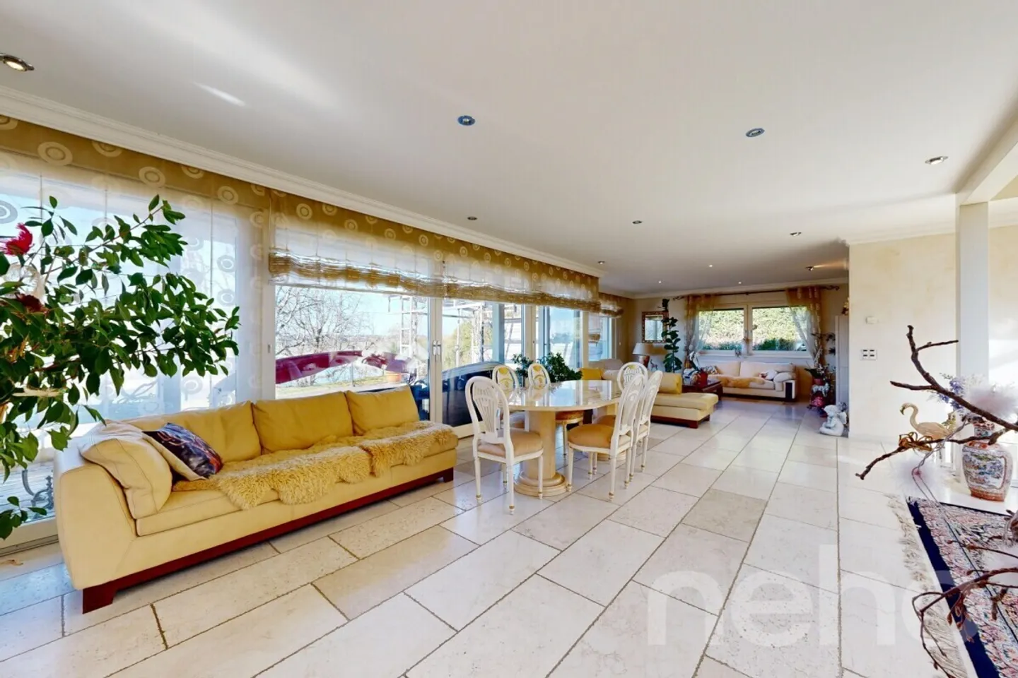 Villa d'Exception avec Vue Panoramique sur le Lac - Photo 9 sur 12