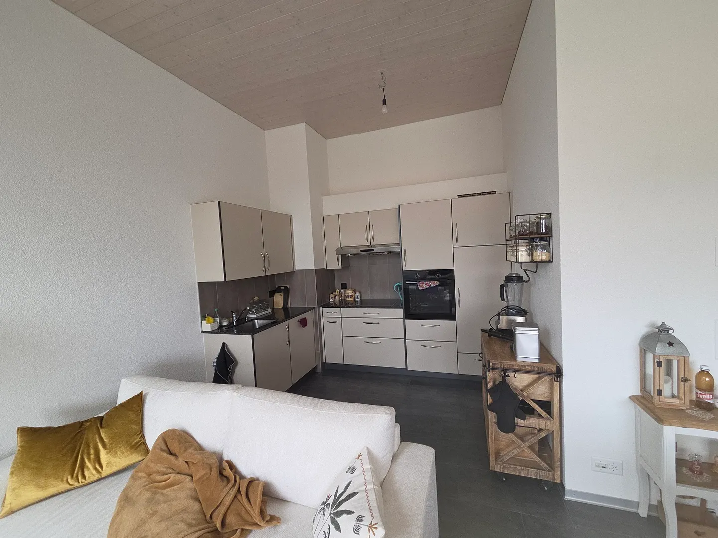 Appartement Charmant en Verdure - Photo 2 sur 7