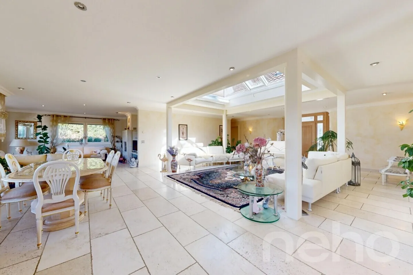 Villa d'Exception avec Vue Panoramique sur le Lac - Photo 7 sur 12