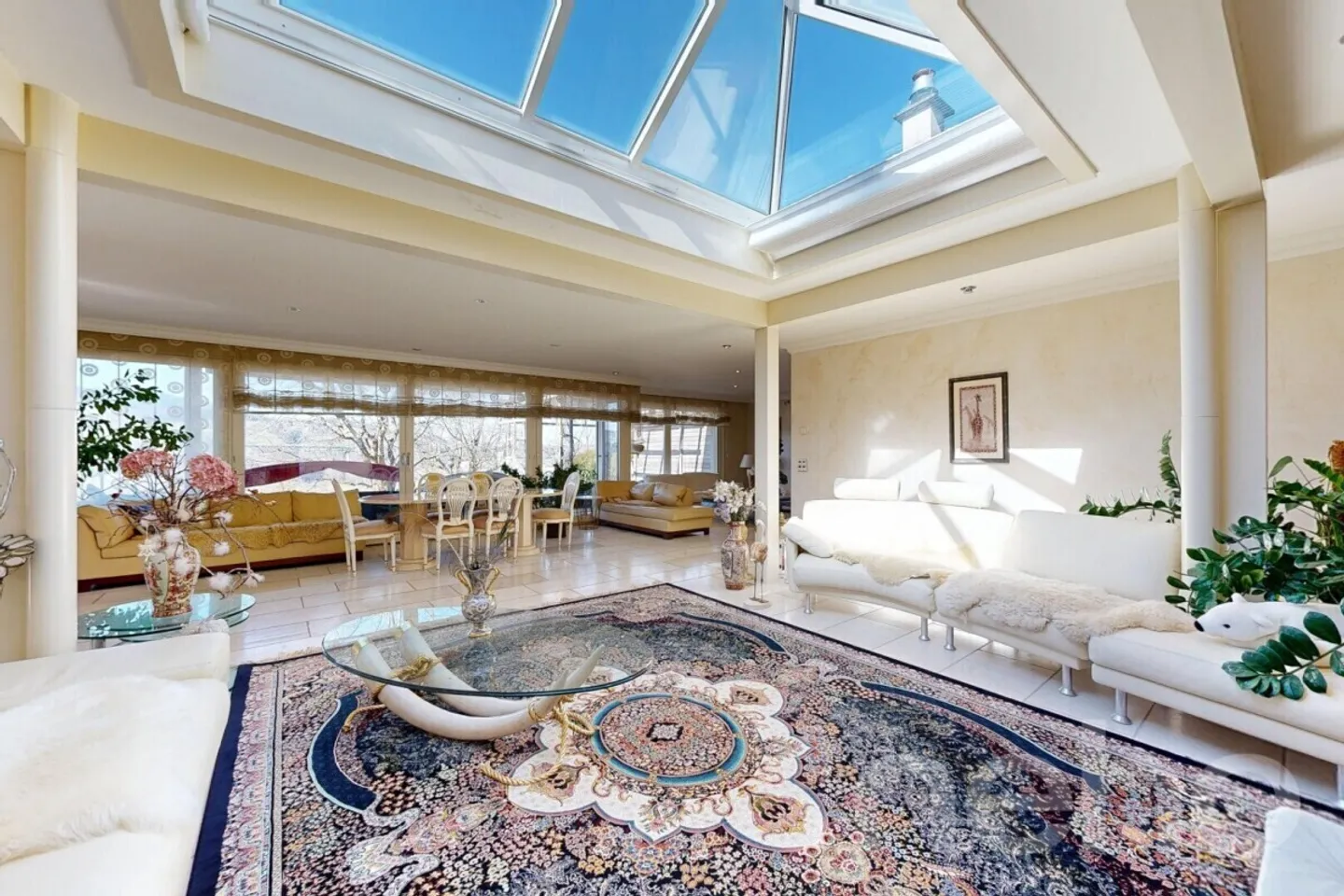 Villa d'Exception avec Vue Panoramique sur le Lac - Photo 8 sur 12