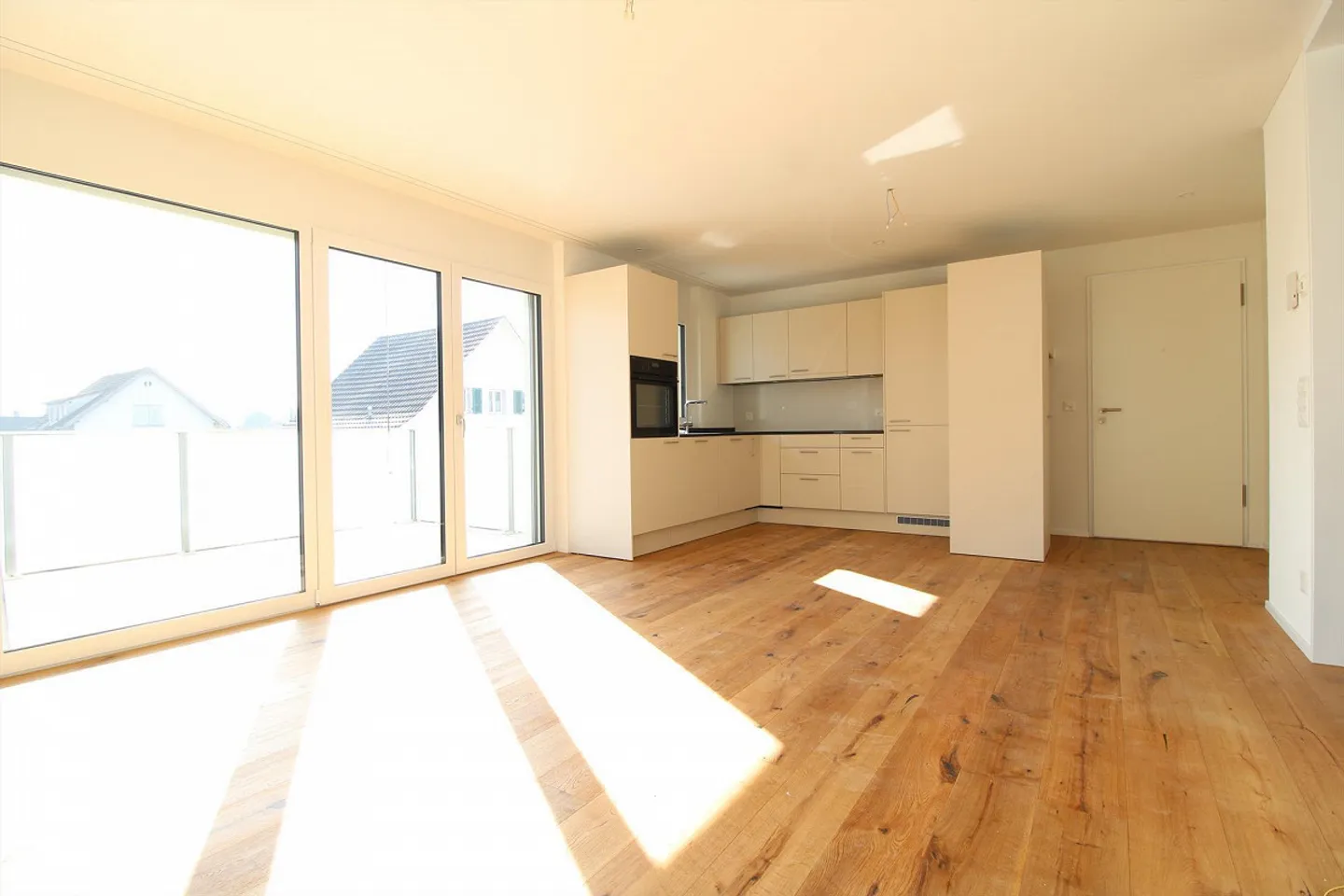 Bright & modern 2.5 room apartment with large balcony - Photo 4 of 8