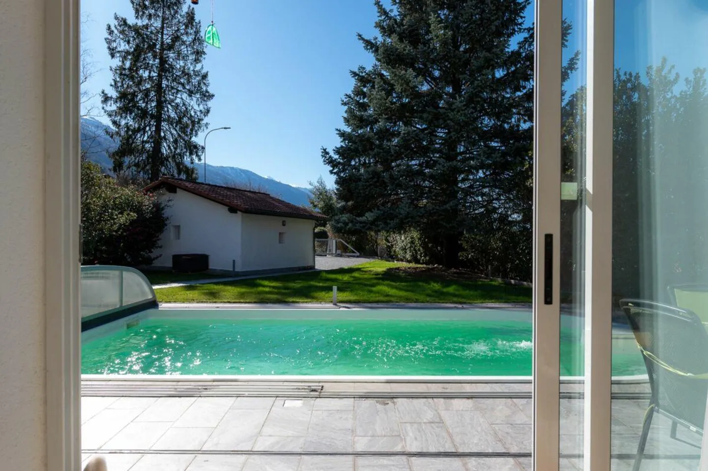 Casa unifamiliare in stile mediterraneo con piscina - Foto 5 di 16