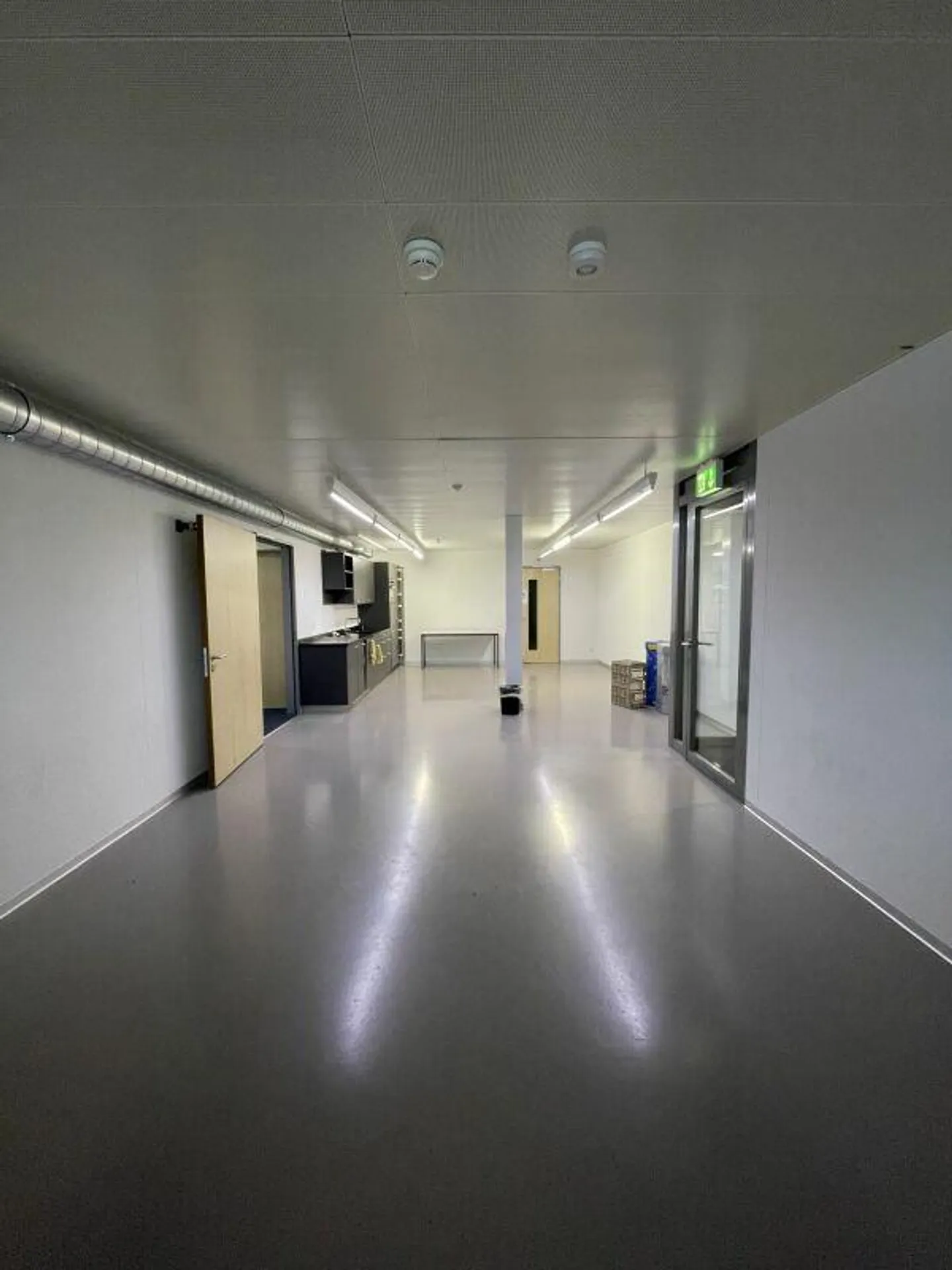 Ufficio e spazio commerciale in affitto - Foto 9 di 19