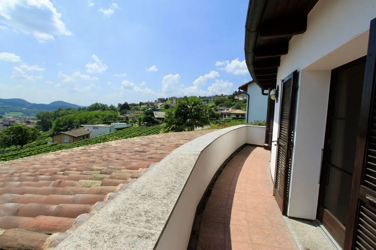 Belle villa avec jardin et vue dégagée sur les vignobles - Photo 18 sur 19