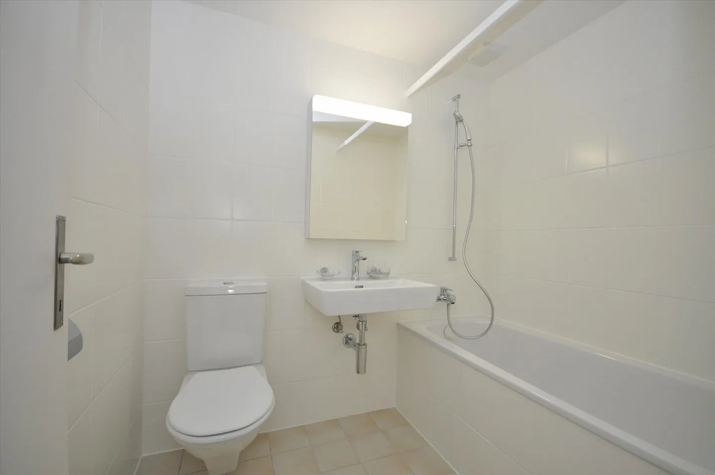 Vivere su Weidenweg: Luce, Parquet e la Tua Parte di Giardino - Foto 4 di 9