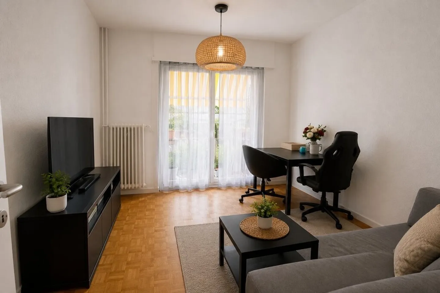 Charmante 2,5 Zimmer mit Garten - Foto 3 von 7