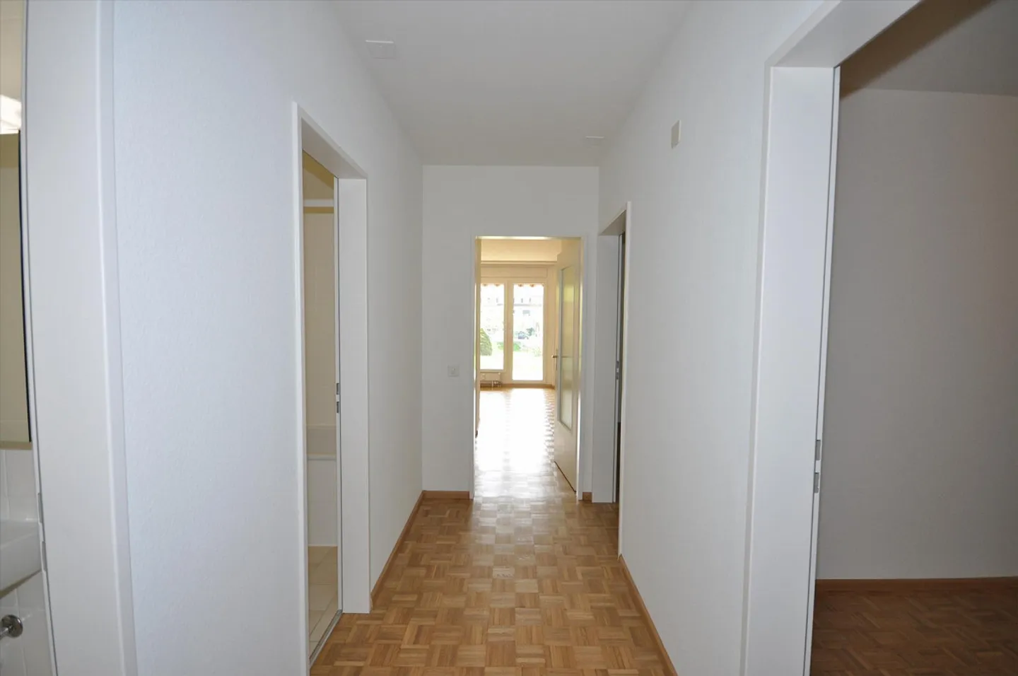 Vivere su Weidenweg: Luce, Parquet e la Tua Parte di Giardino - Foto 9 di 9