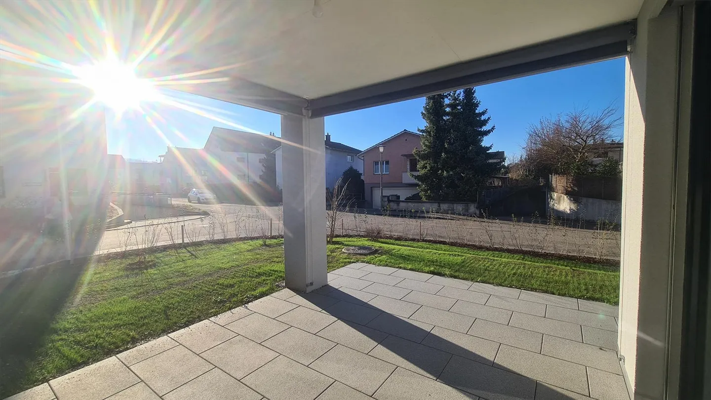 Modern Apartment with Garden - Photo 5 of 5