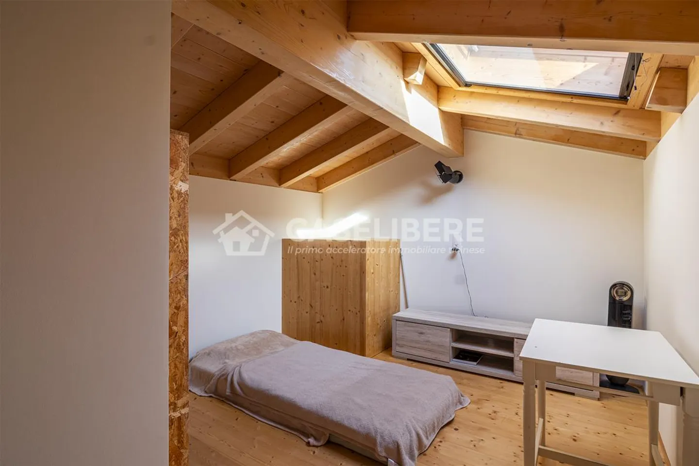 SINGLE-FAMILY HOUSE WITH SPECTACULAR VIEW - Photo 11 of 19