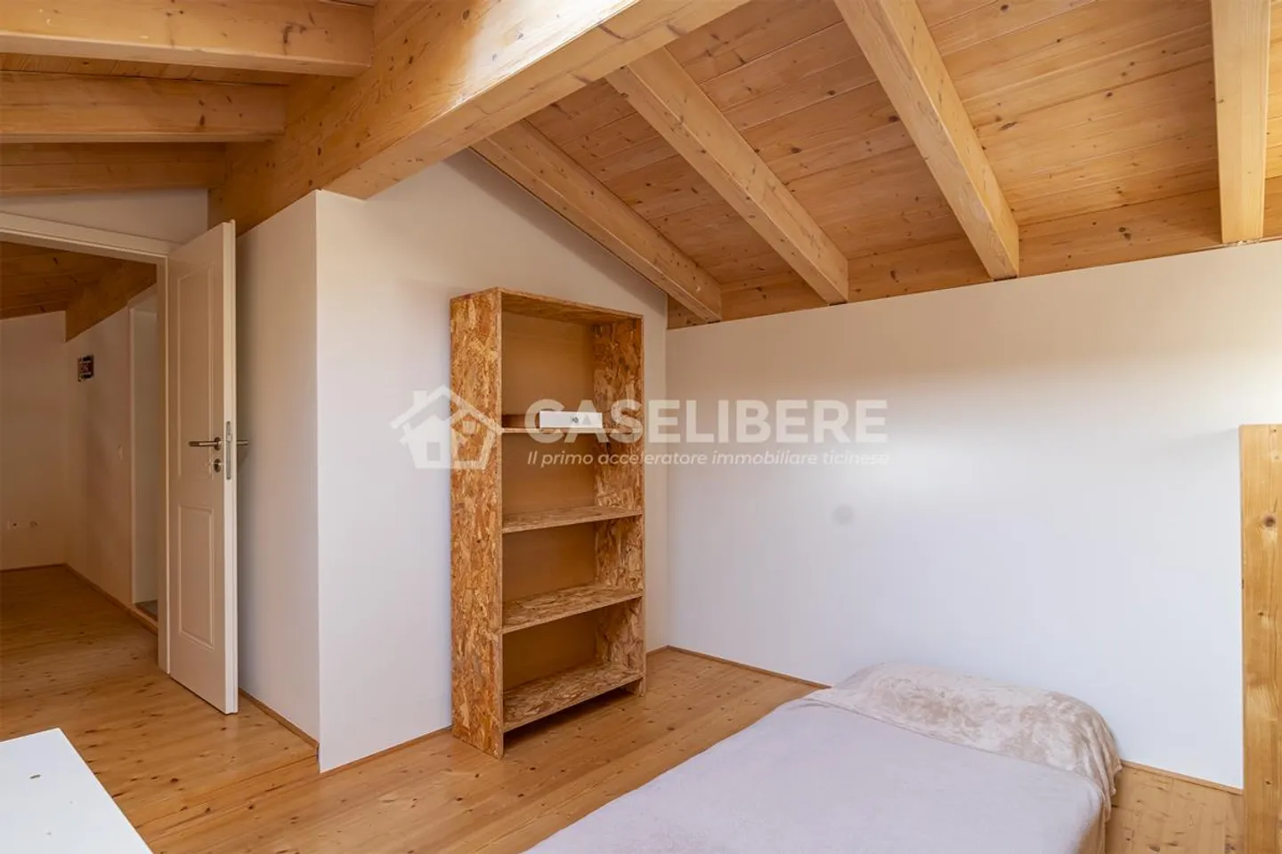 SINGLE-FAMILY HOUSE WITH SPECTACULAR VIEW - Photo 12 of 19