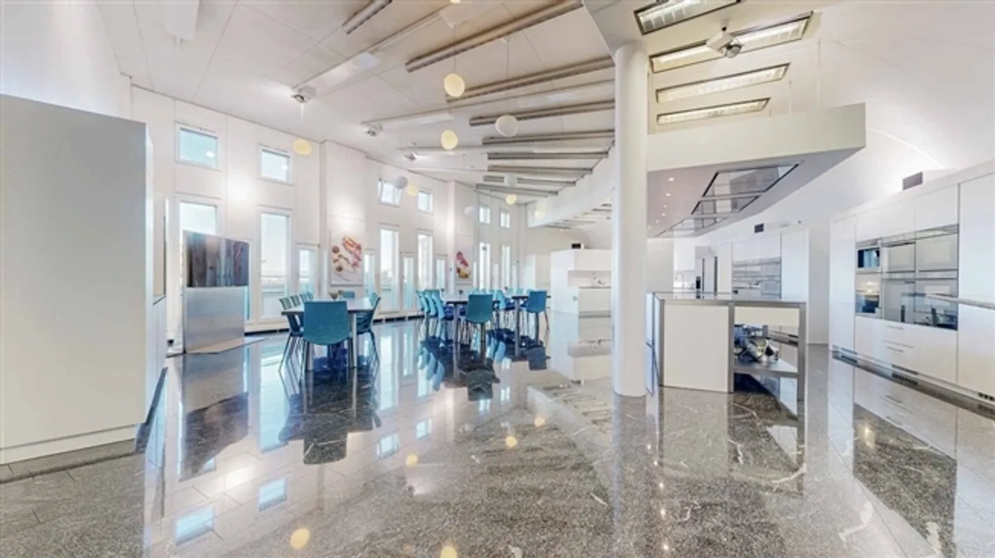 Espace de vente exclusif recherche un nouveau locataire - Photo 7 sur 12