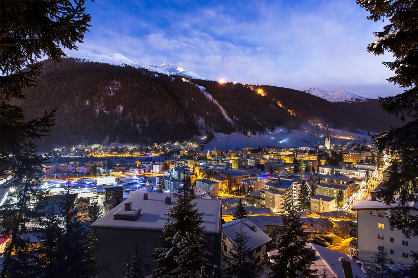Investimento alberghiero iconico con benessere, posizione privilegiata a Davos - Foto 1 di 2