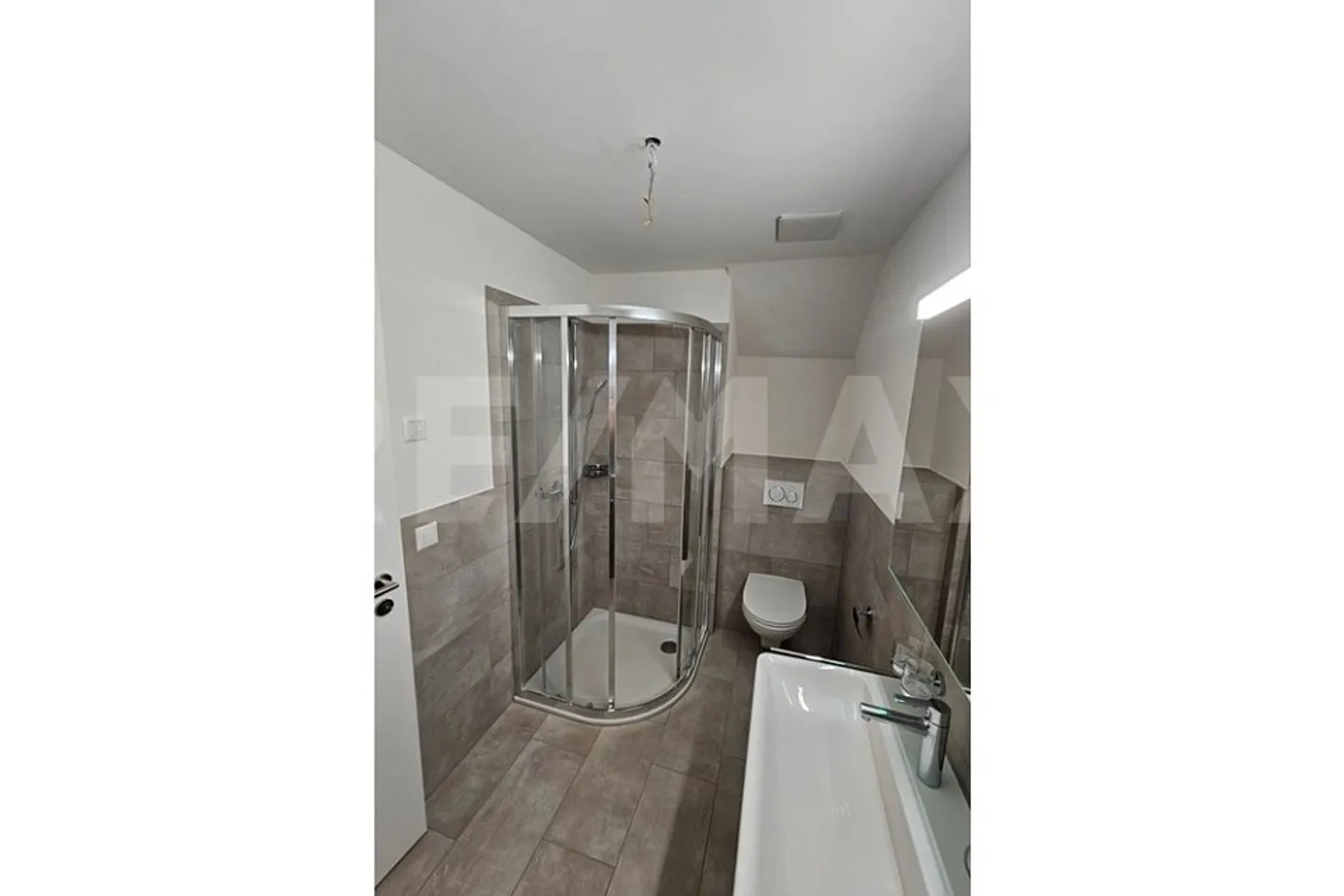 Condominio di 6,5 stanze nel progetto di nuova costruzione "Smiledörfli Wydum Rorbas" - Casa 2 - Foto 10 di 13