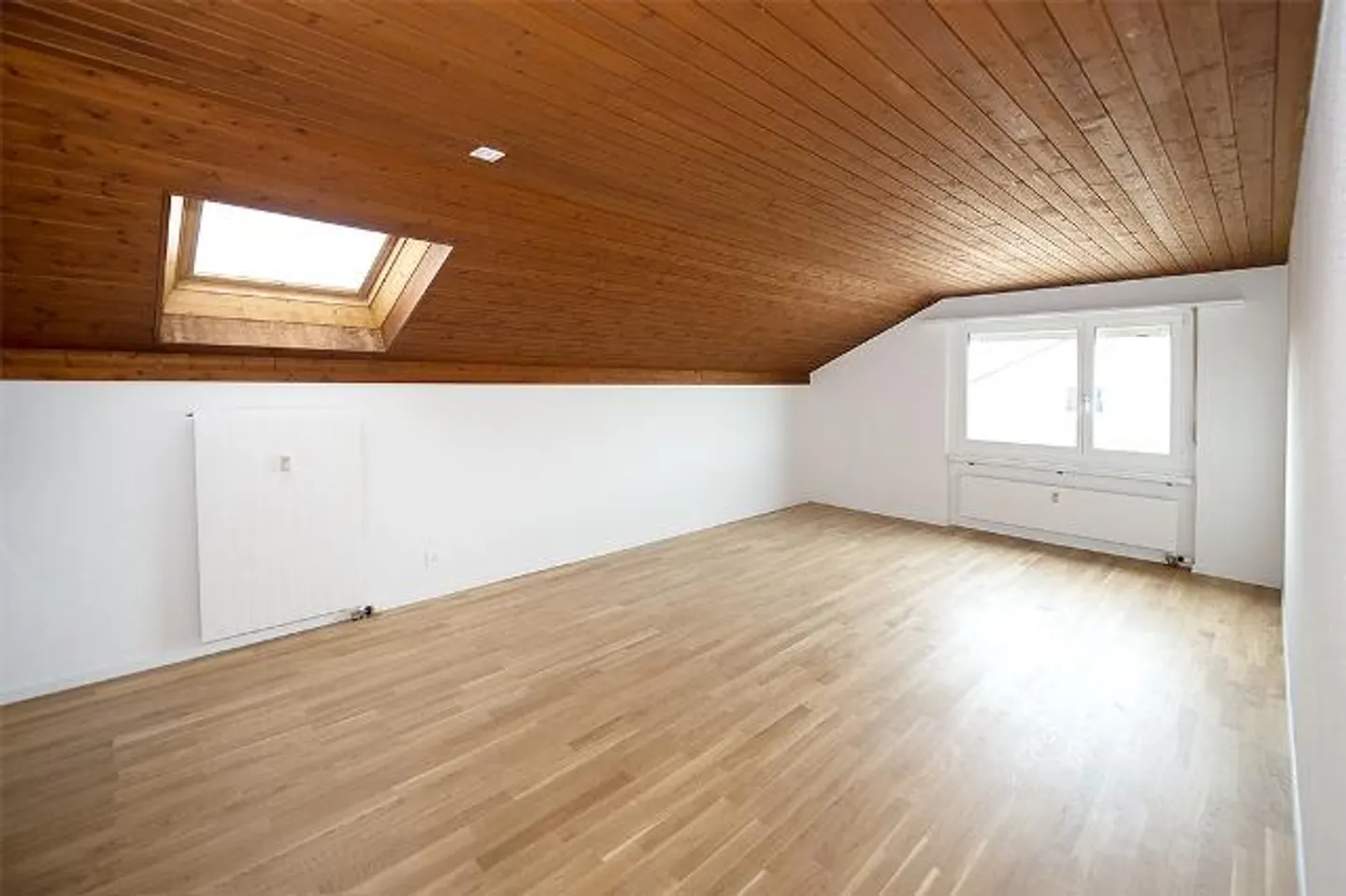 Charmante Dachwohnung - Foto 5 von 5